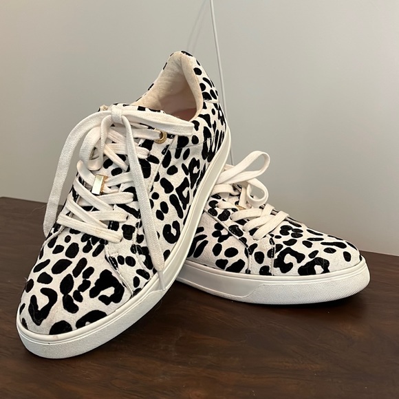 Black and white leopard runners - Picture 1 of 7